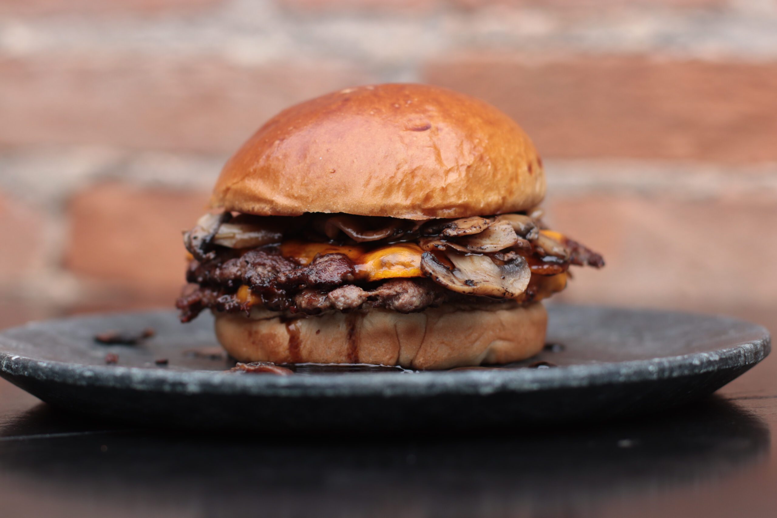 Dia de São Patrício inspira receita de hamburgueria com unidades